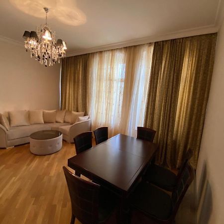 Cozy Old City Apartment Баку Екстер'єр фото